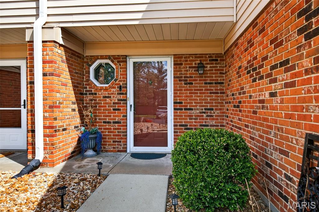 1306 Tahoe Valley Court Ballwin, MO 63021 - Photo 2 of 25