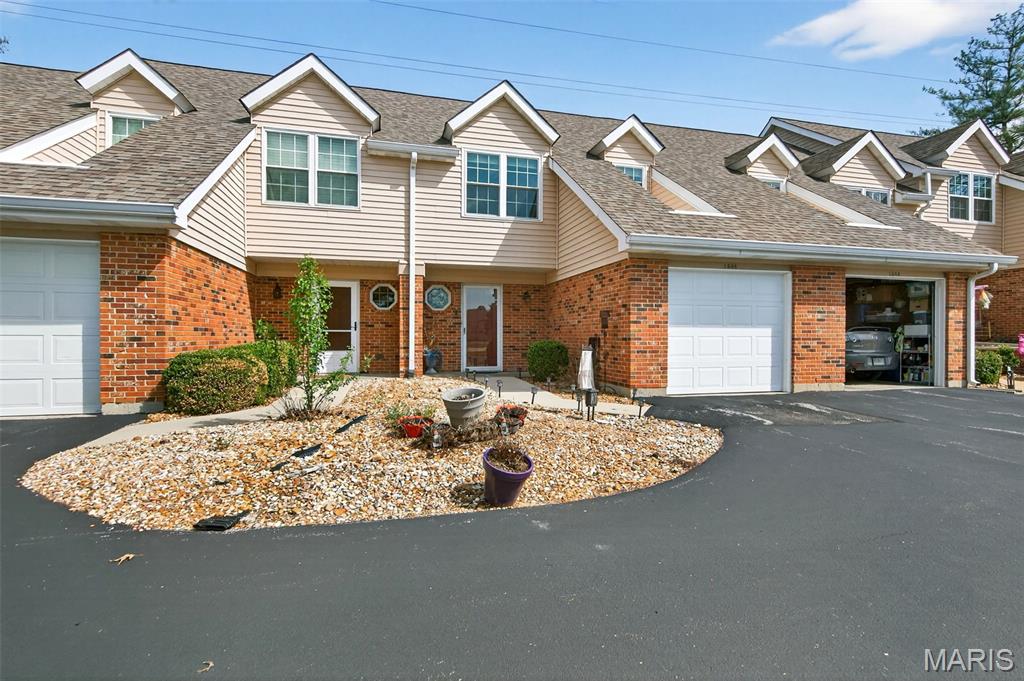 1306 Tahoe Valley Court Ballwin, MO 63021 - Photo 3 of 18