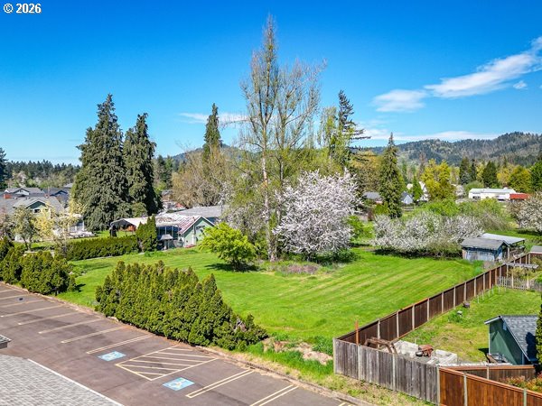 885 66th Street Springfield, OR 97478 - Photo 8 of 28 Backyard