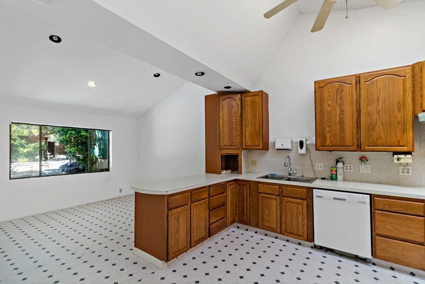 120 Miramontes Road Woodside, CA 94062 - Photo 14 of 22