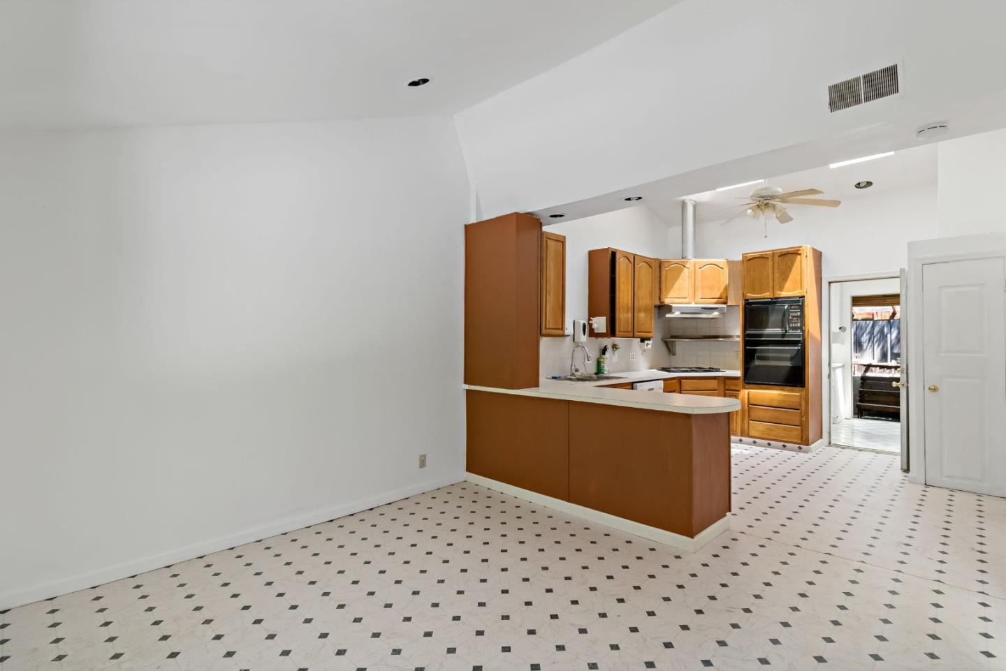 120 Miramontes Road Woodside, CA 94062 - Photo 15 of 22