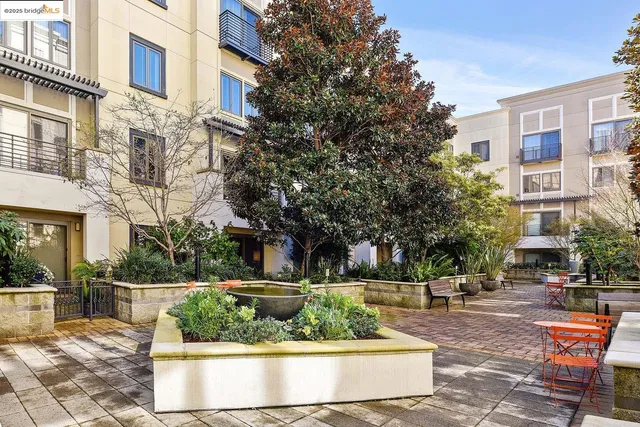 $899,000 | 438 West Grand Avenue, Unit 420, Oakland, CA 94612