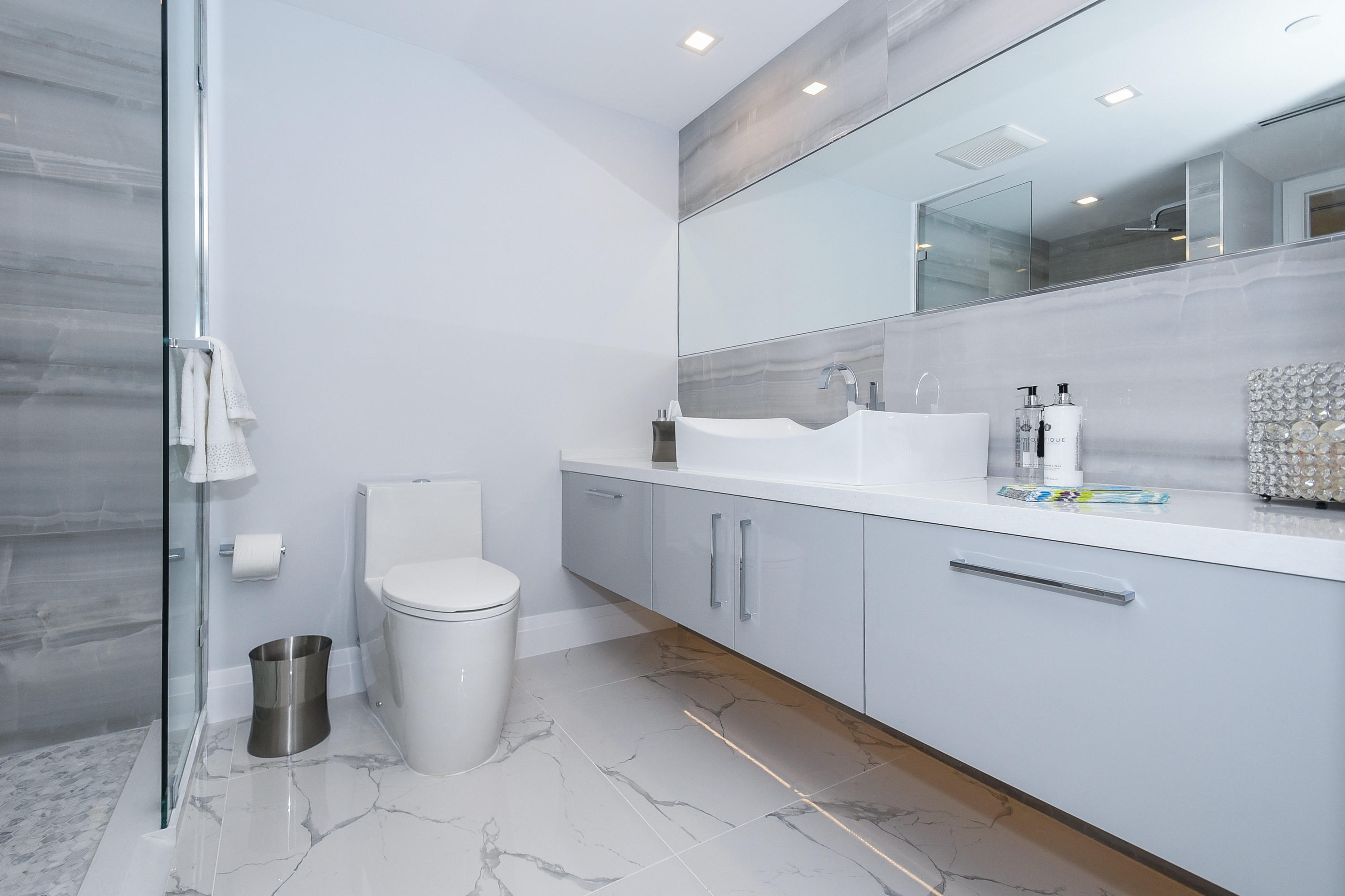 120 Southeast 5th Avenue, Unit 321 Boca Raton, FL 33432 - Photo 19 of 33 Bathroom2