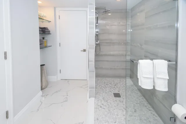 $10,000 | 120 Southeast 5th Avenue, Unit 321, Boca Raton, FL 33432