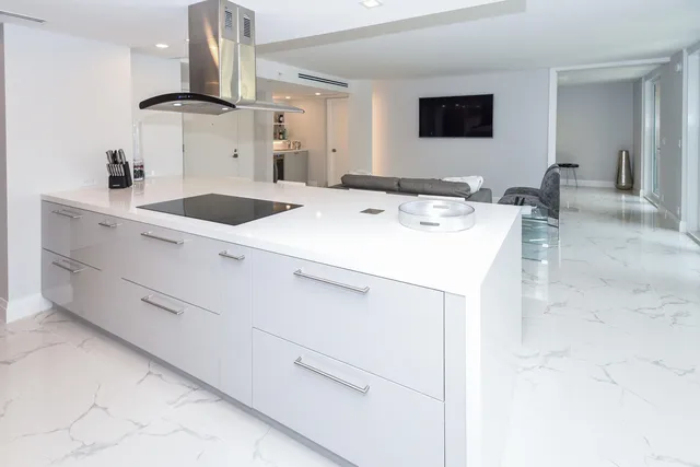 $10,000 | 120 Southeast 5th Avenue, Unit 321, Boca Raton, FL 33432