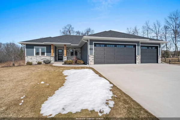 $764,900 | 3738 Rustic Heights, Green Bay, WI 54313