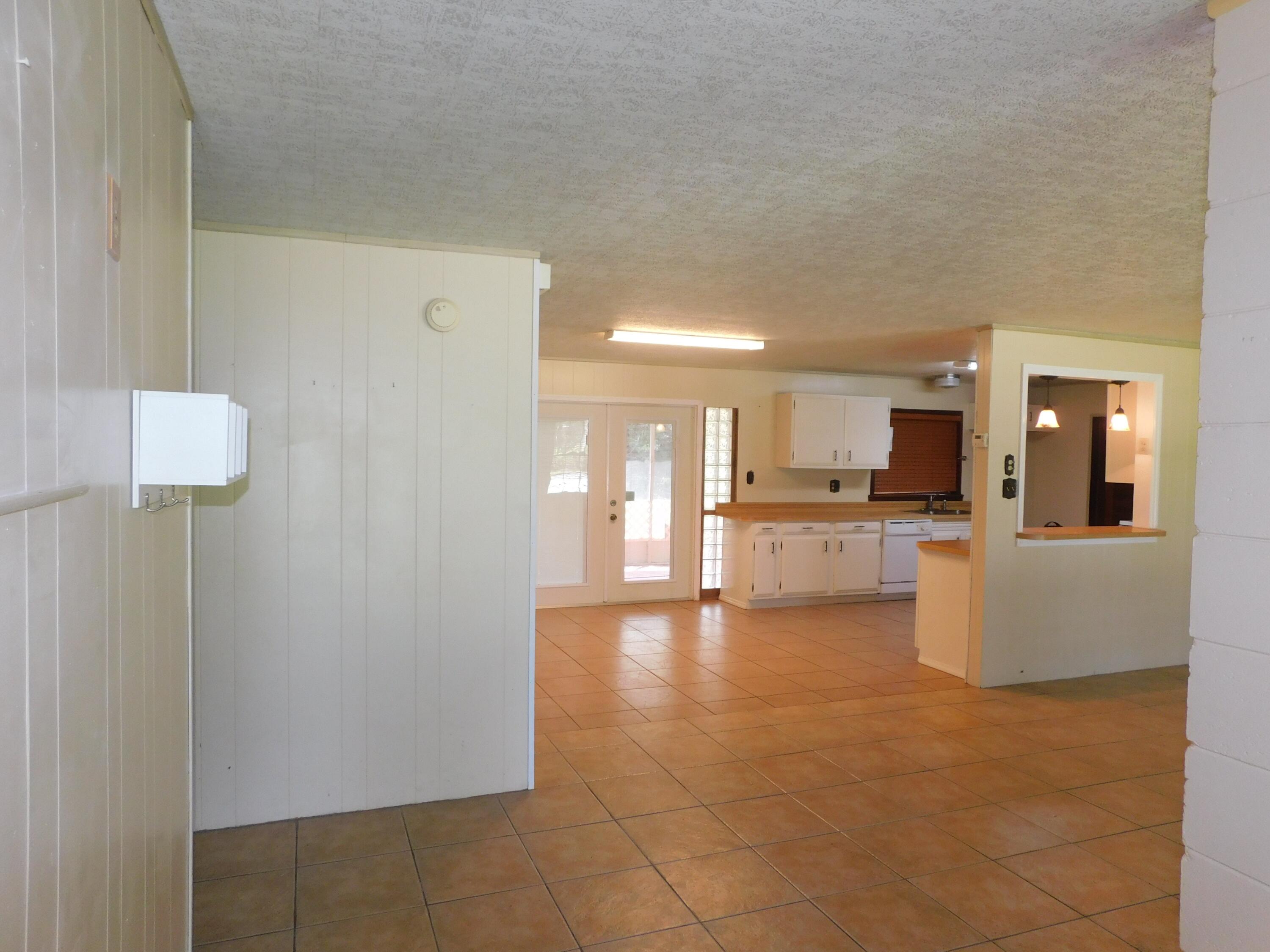 609 Ulrich Road Fort Pierce, FL 34982 - Photo 8 of 13 Entry