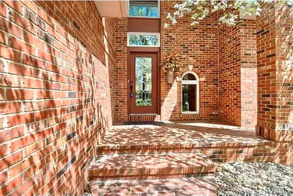 $399,999 | 2 Pine Hollow Court, Edwardsville, IL 62025