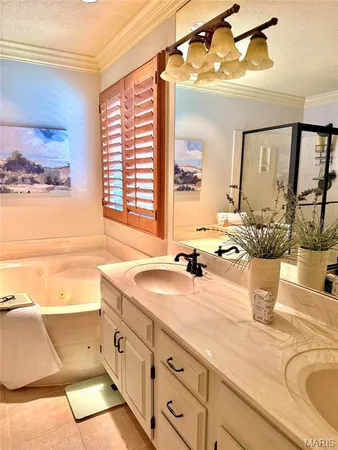 $399,999 | 2 Pine Hollow Court, Edwardsville, IL 62025