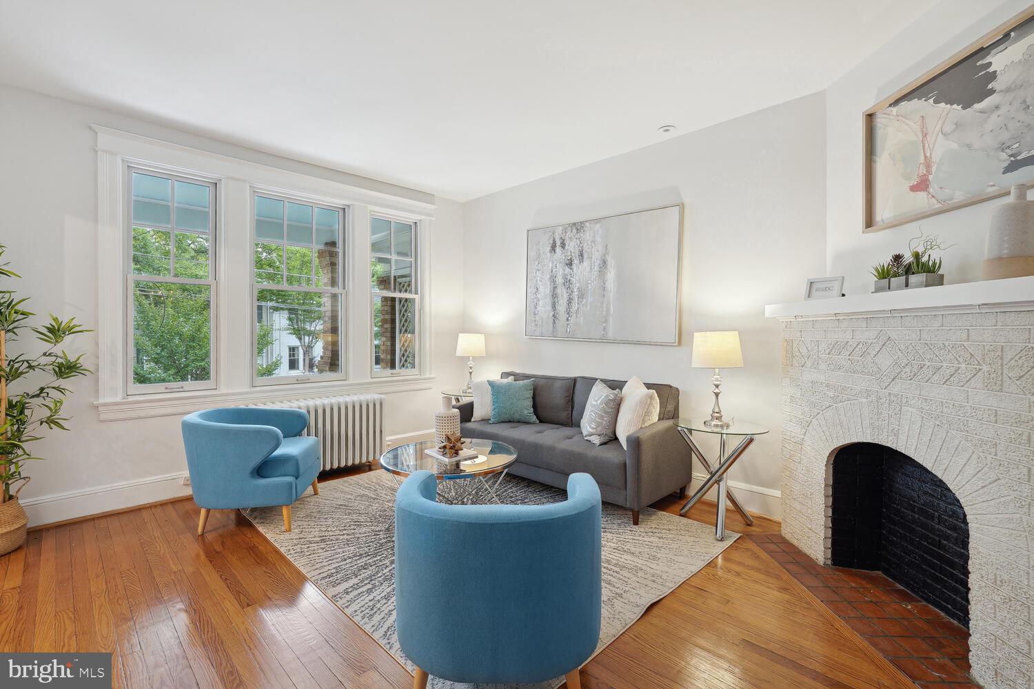 2306 Tunlaw Road Northwest Washington, DC 20007 - Photo 5 of 24 Living Room