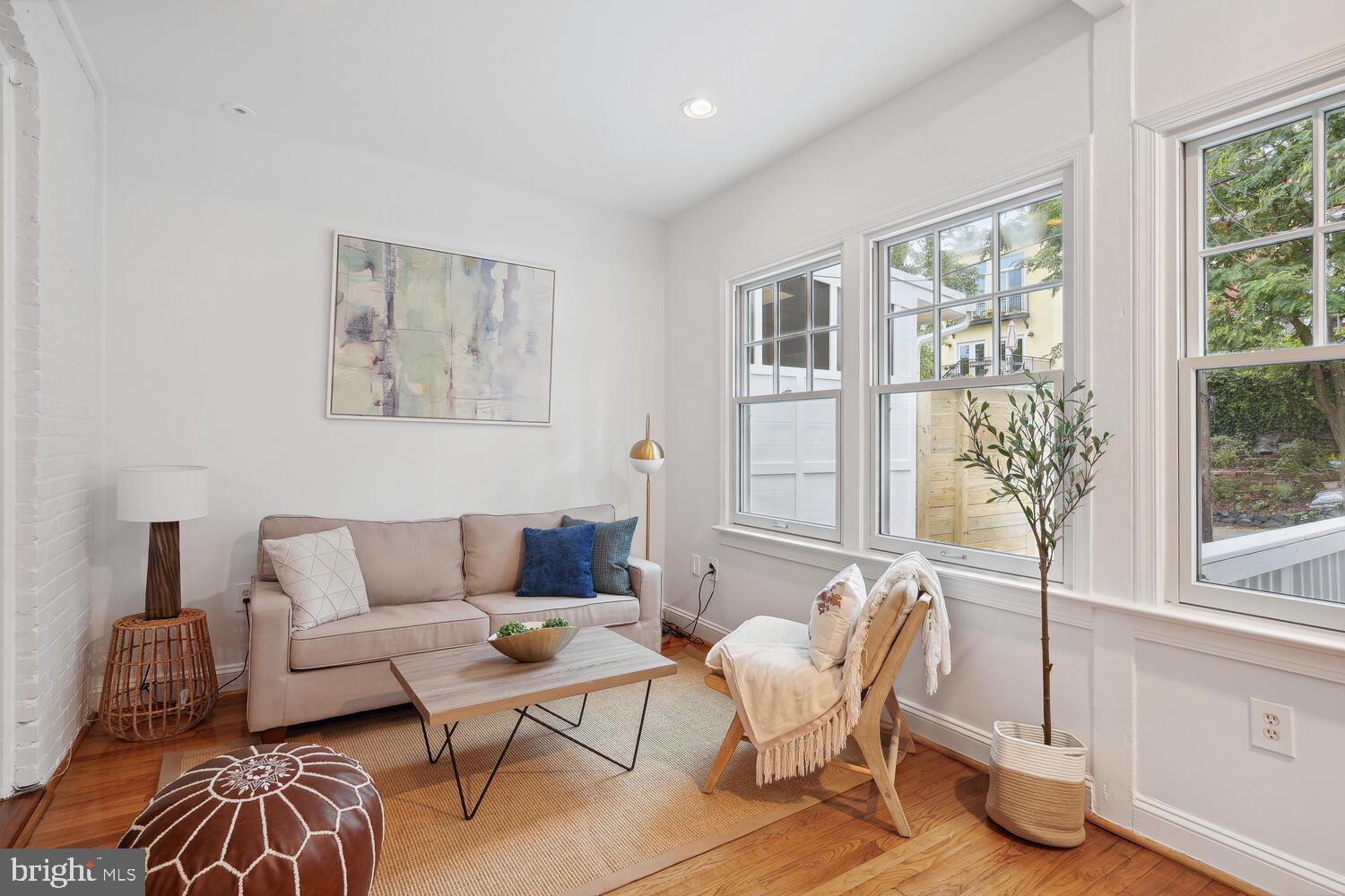 2306 Tunlaw Road Northwest Washington, DC 20007 - Photo 6 of 24 Sunroom