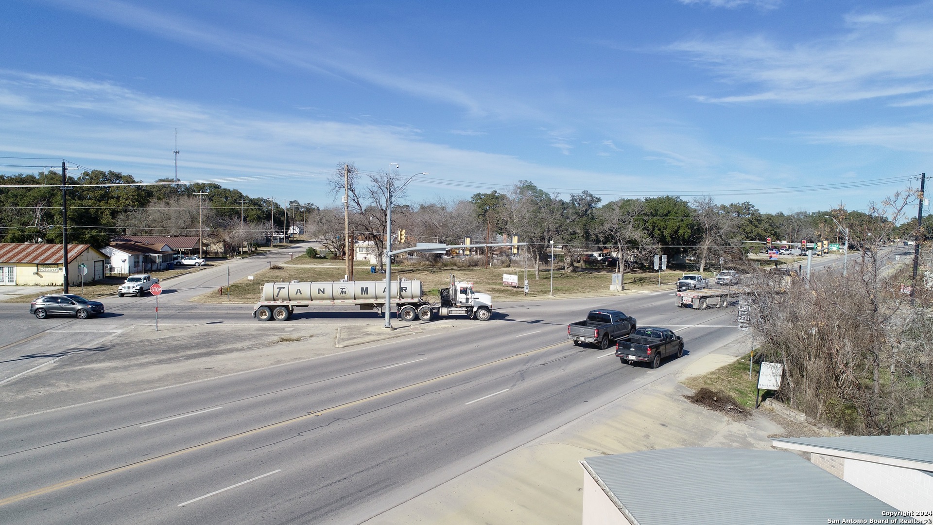 707 Commerce Street Pleasanton, TX 78064 - Photo 8 of 13 a view of a city