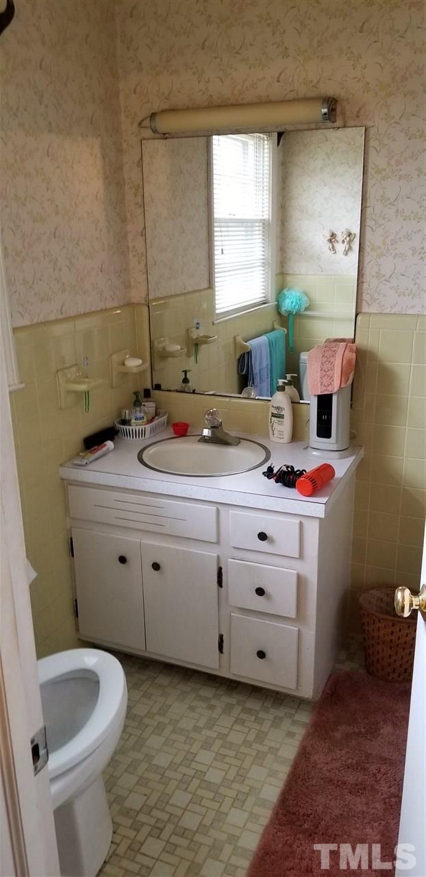 2313 Trawick Road Raleigh, NC 27604 - Photo 10 of 27