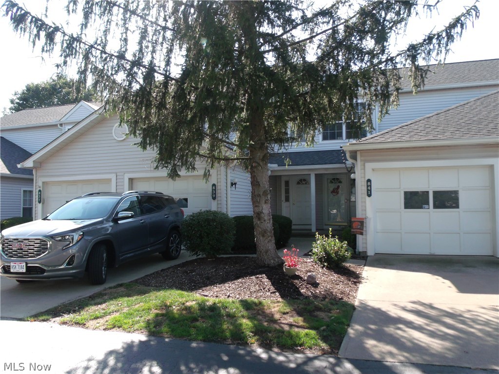 839 Overlook Ridge Drive, Unit D Cleveland, OH 44109 - Photo 2 of 4