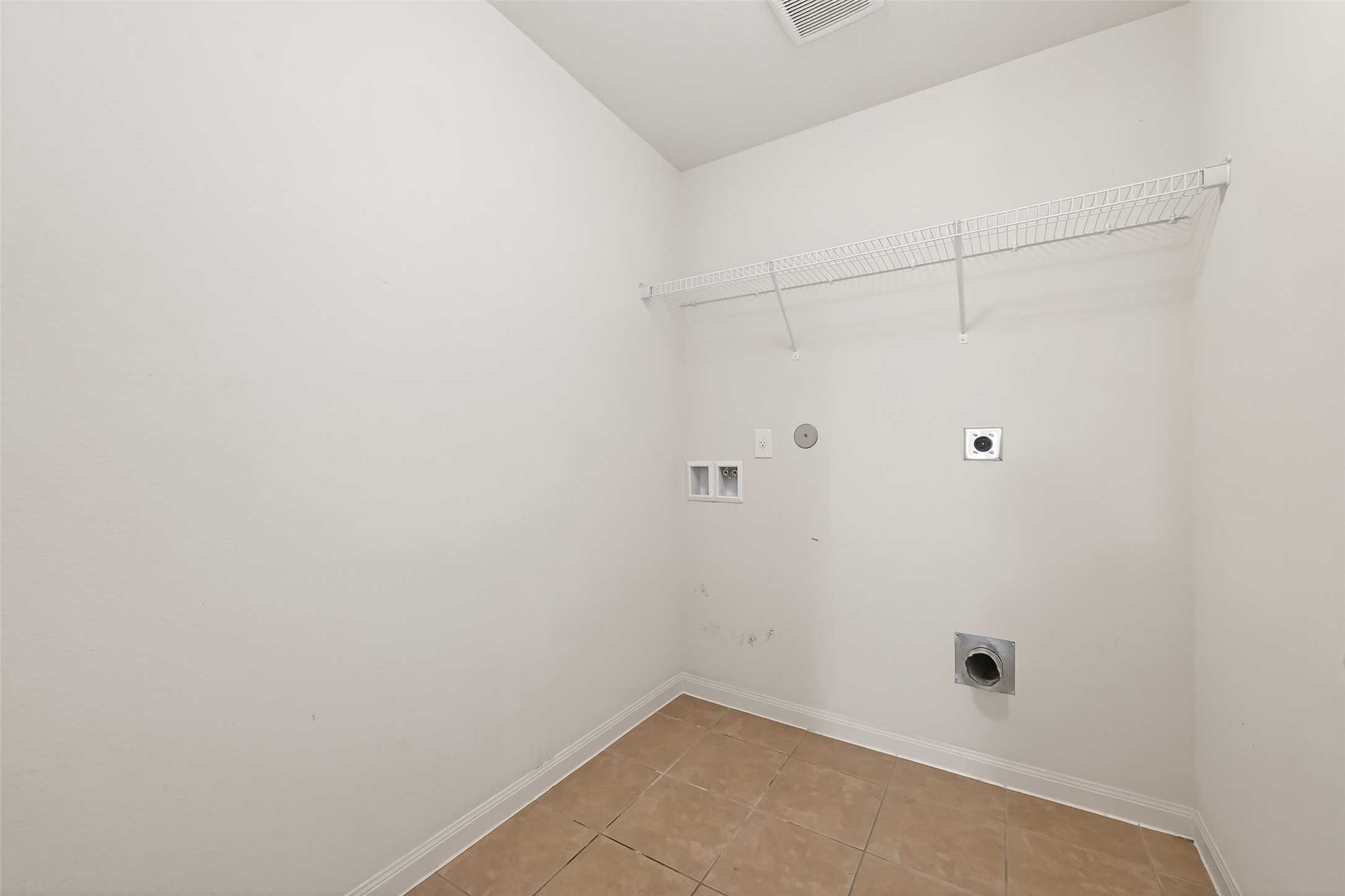 4918 Jagged Cliff Lane Rosenberg, TX 77469 - Photo 20 of 23 a view of a small space