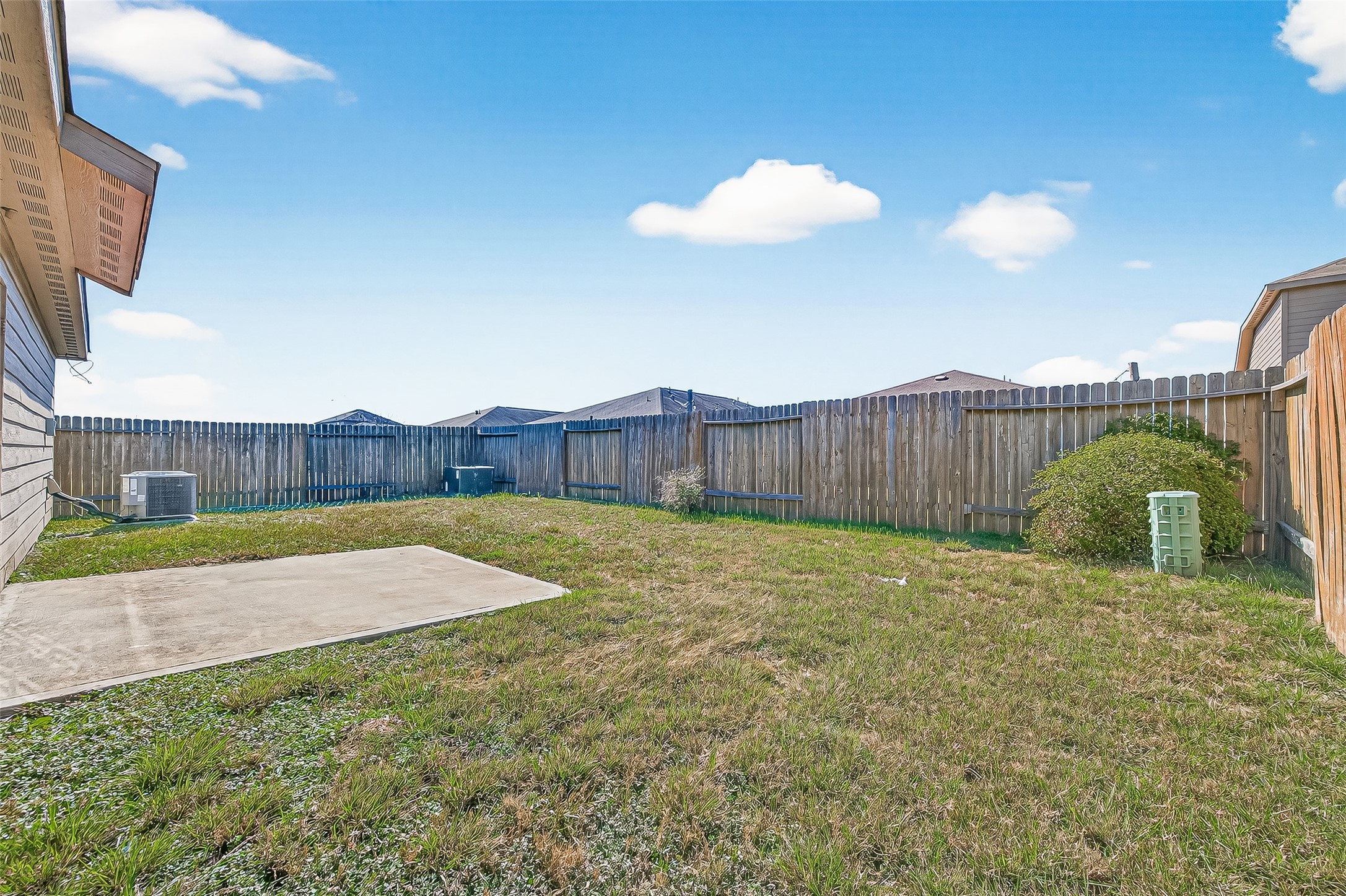 4918 Jagged Cliff Lane Rosenberg, TX 77469 - Photo 22 of 23 a view of a backyard