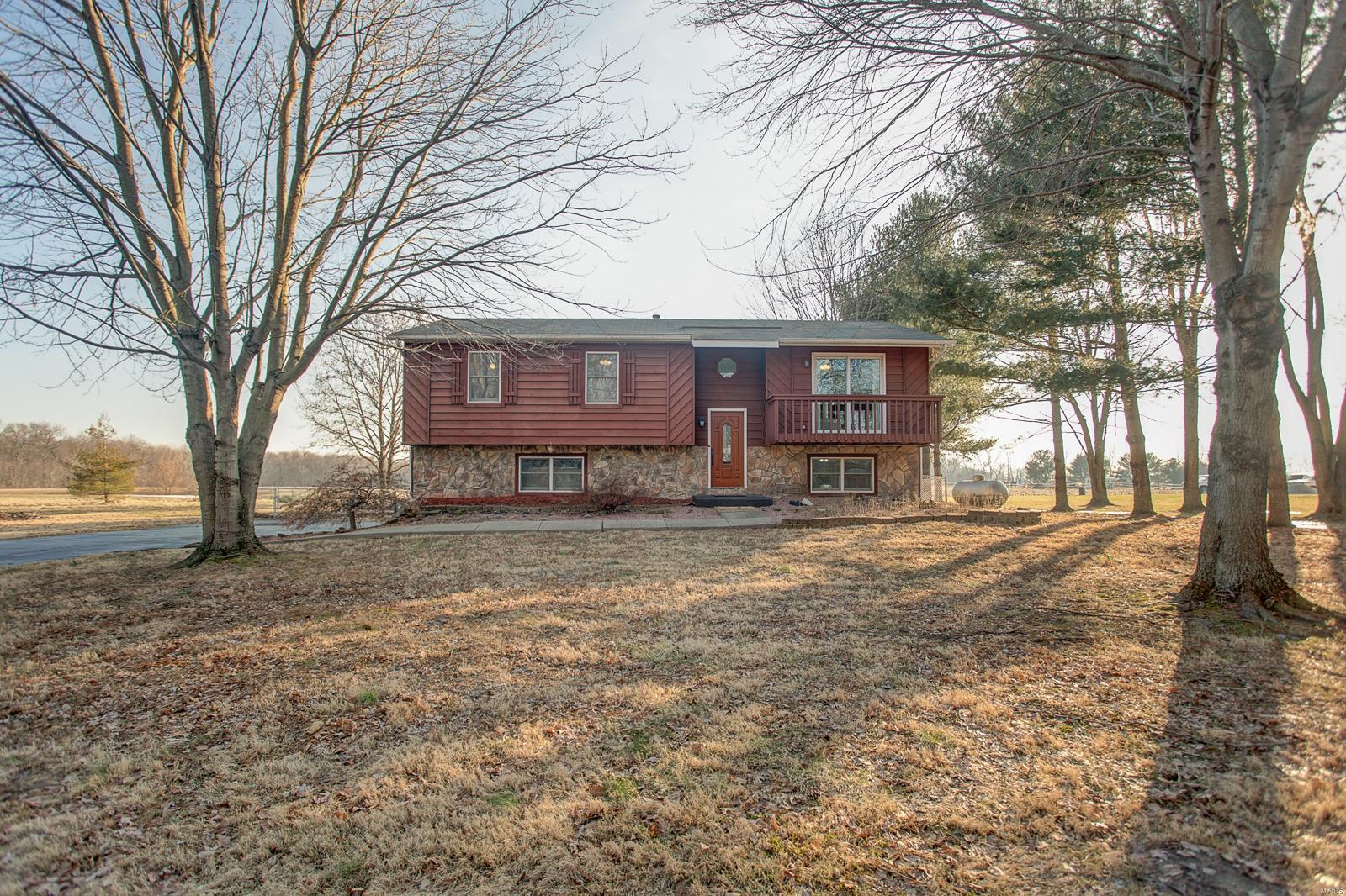9142 East Mill Creek Road Troy, IL 62294 - Photo 2 of 48 Gallery Image 2