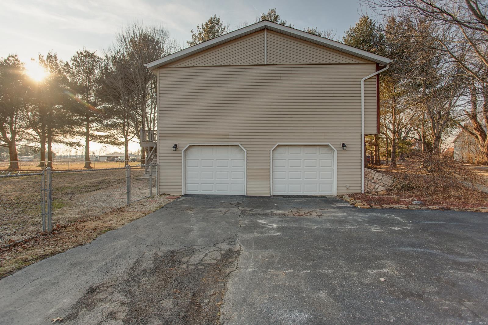 9142 East Mill Creek Road Troy, IL 62294 - Photo 42 of 48 Gallery Image 42