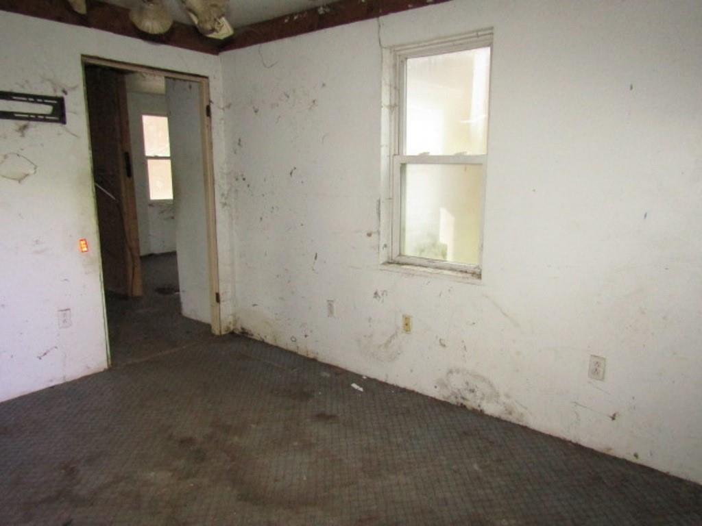 6000 Station Hill Road Gibsonia, PA 15044 - Photo 13 of 23 an empty room with a window