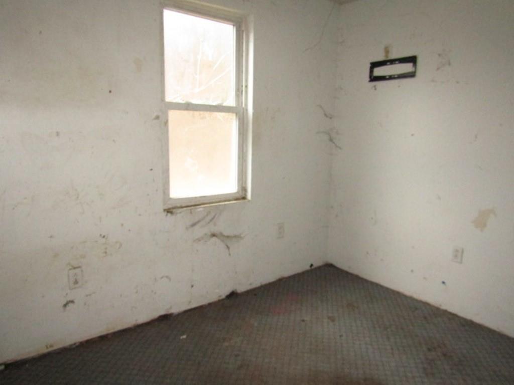 6000 Station Hill Road Gibsonia, PA 15044 - Photo 19 of 23 an empty room with a window