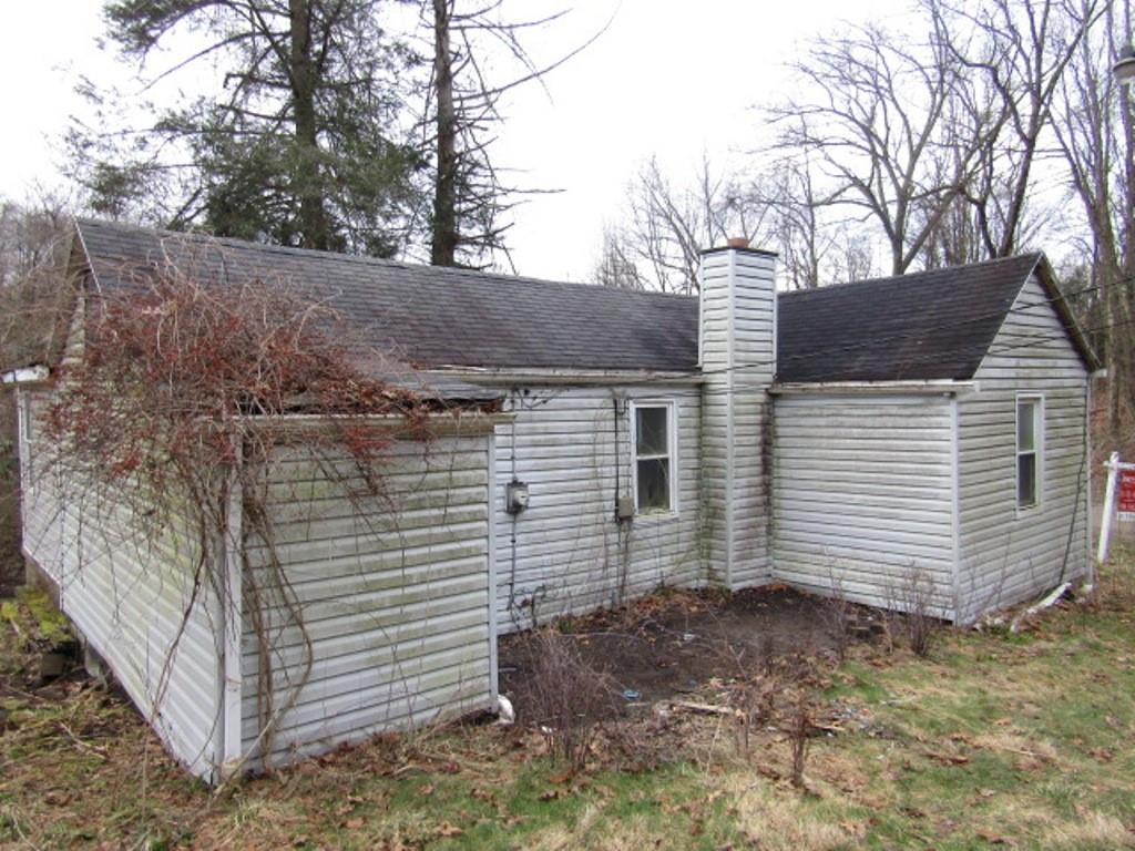 6000 Station Hill Road Gibsonia, PA 15044 - Photo 6 of 23 a view of a house with a yard