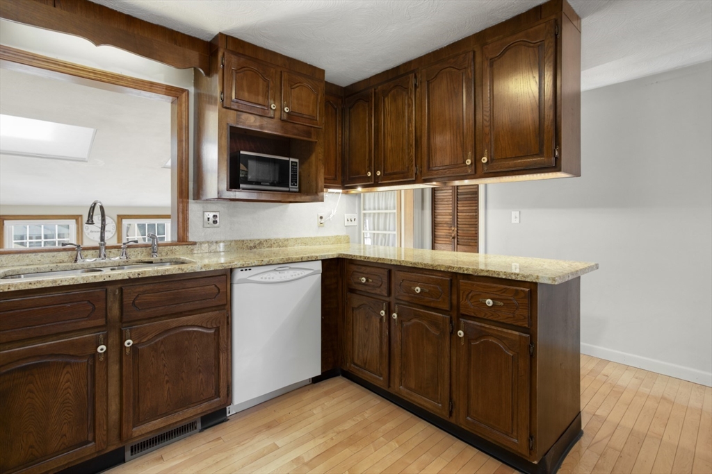 24 Hillcrest Road Wakefield, MA 01880 - Photo 14 of 33 Gallery Image 14