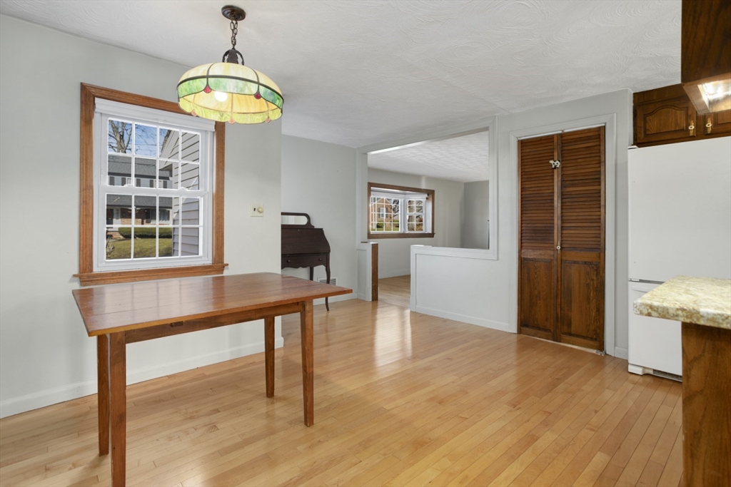 24 Hillcrest Road Wakefield, MA 01880 - Photo 8 of 33 Gallery Image 8