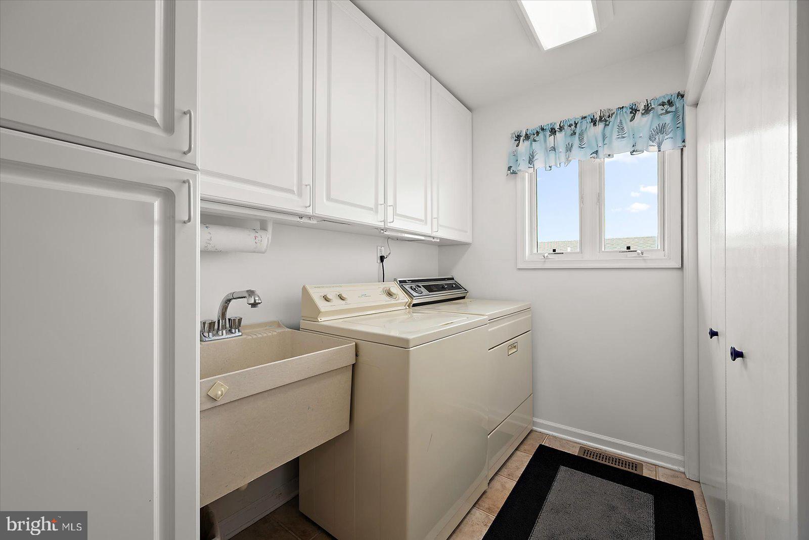 607 South Surf Road Ocean City, MD 21842 - Photo 39 of 91 Full Laundry Room
