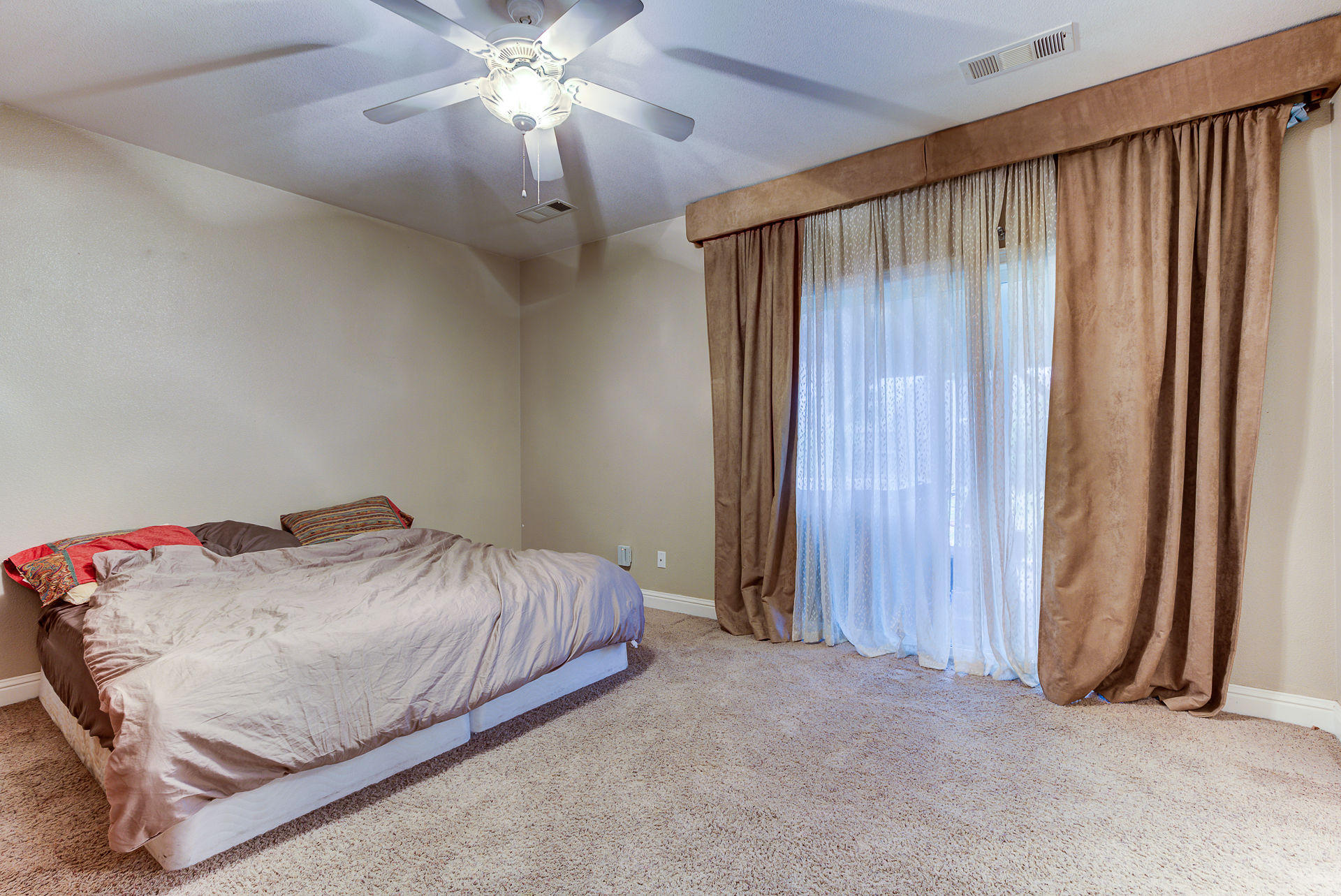 2665 Rhinestone Way Redding, CA 96001 - Photo 18 of 28 2665RhinestoneWay_013
