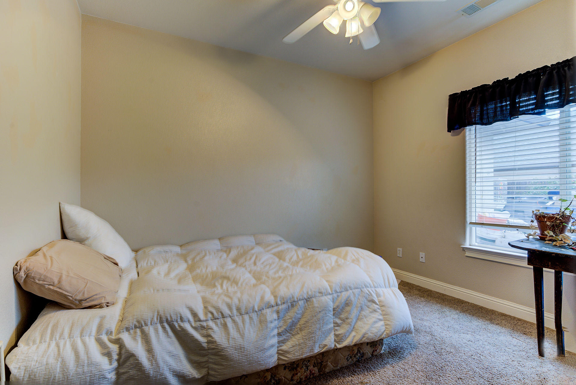 2665 Rhinestone Way Redding, CA 96001 - Photo 23 of 28 2665RhinestoneWay_018