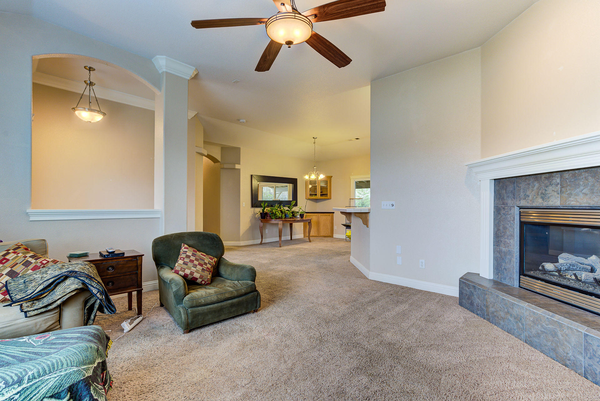 2665 Rhinestone Way Redding, CA 96001 - Photo 6 of 28 2665RhinestoneWay_003