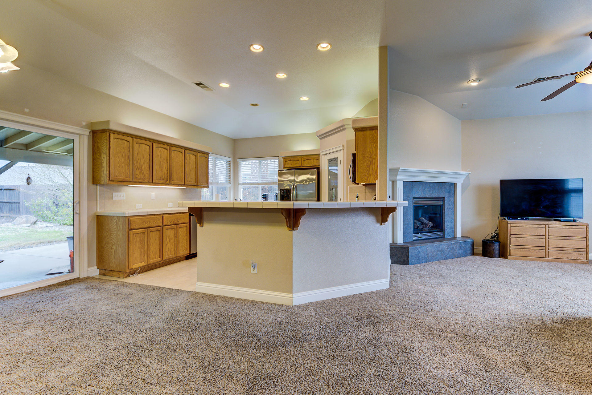 2665 Rhinestone Way Redding, CA 96001 - Photo 9 of 28 2665RhinestoneWay_002
