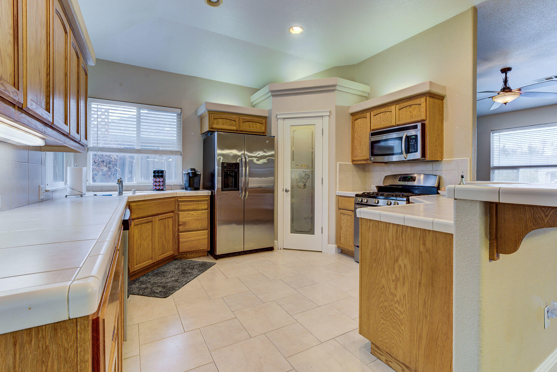 2665 Rhinestone Way Redding, CA 96001 - Photo 10 of 28 2665RhinestoneWay_005