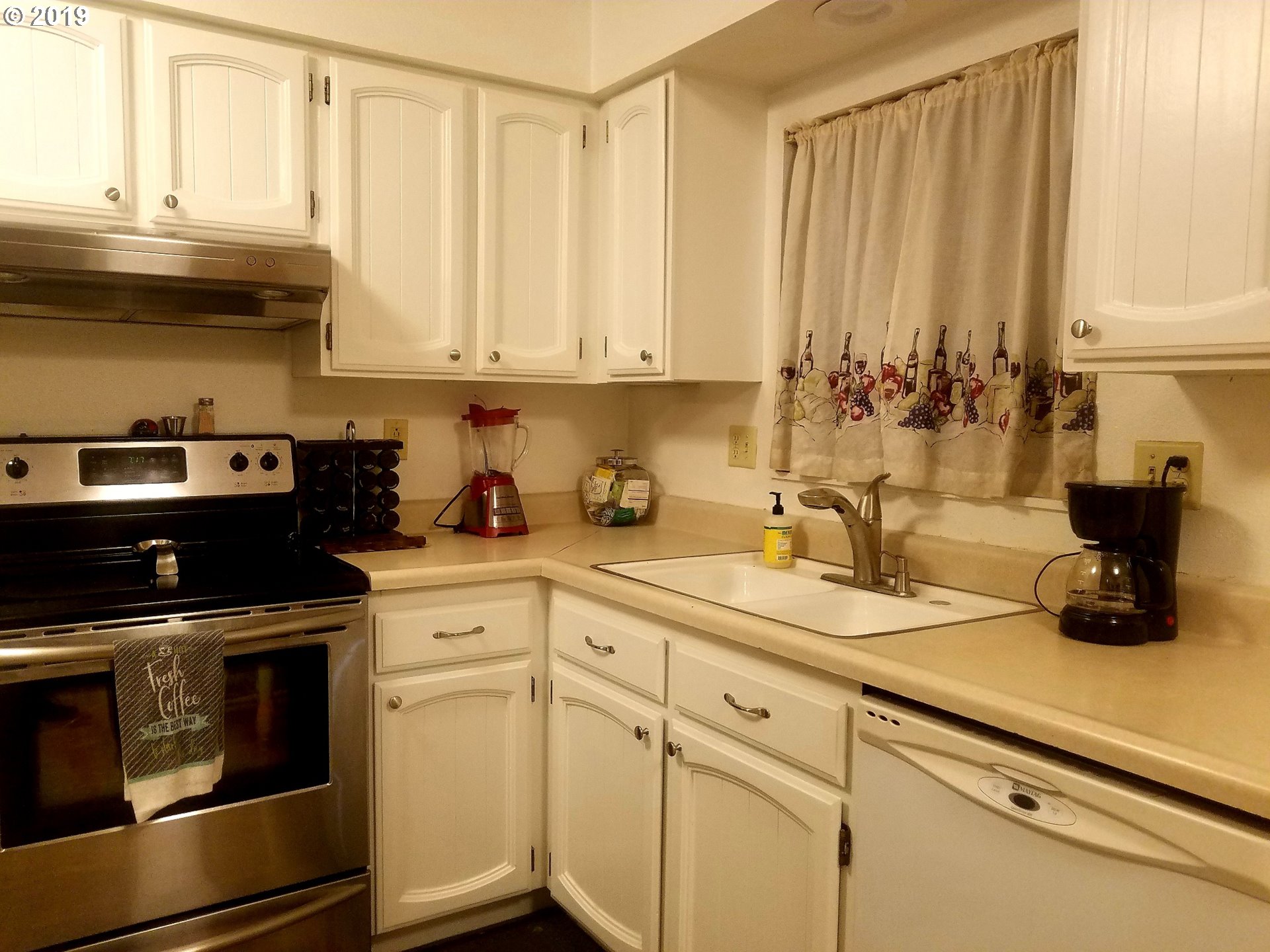 667 Happy Valley Road Roseburg, OR 97471 - Photo 10 of 24 Gallery Image 10