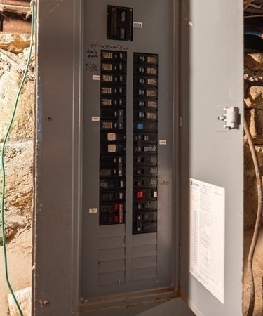 288 High Street Uxbridge, MA 01569 - Photo 21 of 24 view of a room with wooden floor