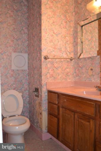 7011 Dolphin Road Lanham, MD 20706 - Photo 16 of 30 Bath #1