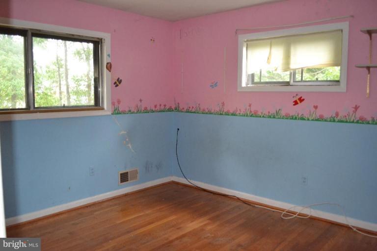 7011 Dolphin Road Lanham, MD 20706 - Photo 20 of 30 Bedroom #2
