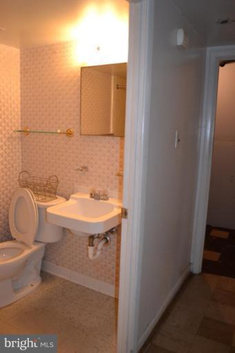 7011 Dolphin Road Lanham, MD 20706 - Photo 23 of 30 Bath #3