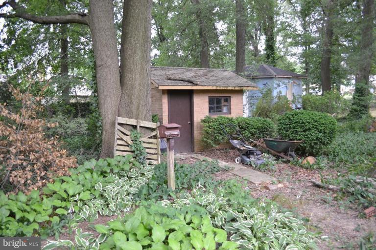 7011 Dolphin Road Lanham, MD 20706 - Photo 9 of 30 Shed