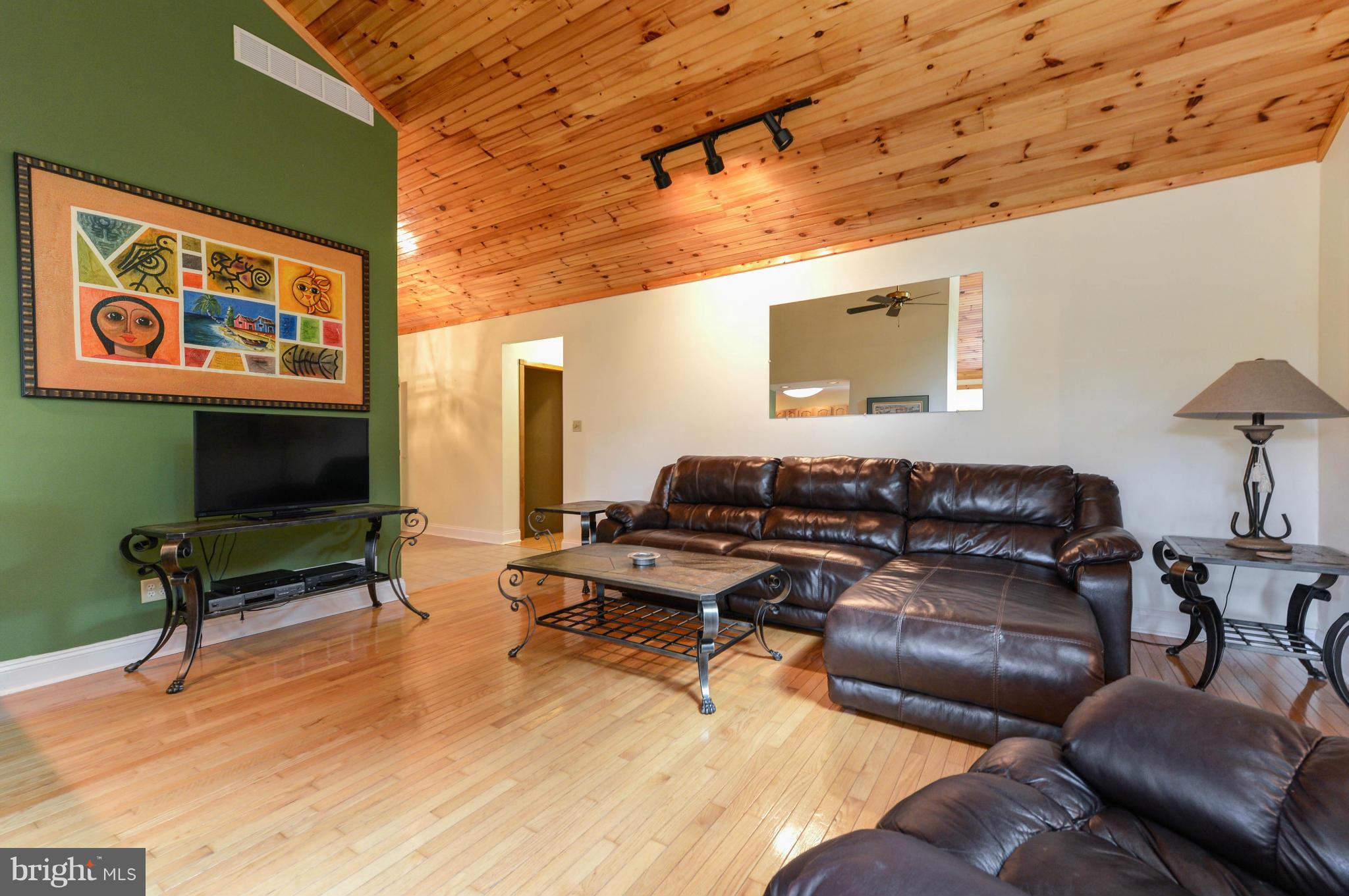 730 Oldfield Point Road Elkton, MD 21921 - Photo 17 of 25 Living Room