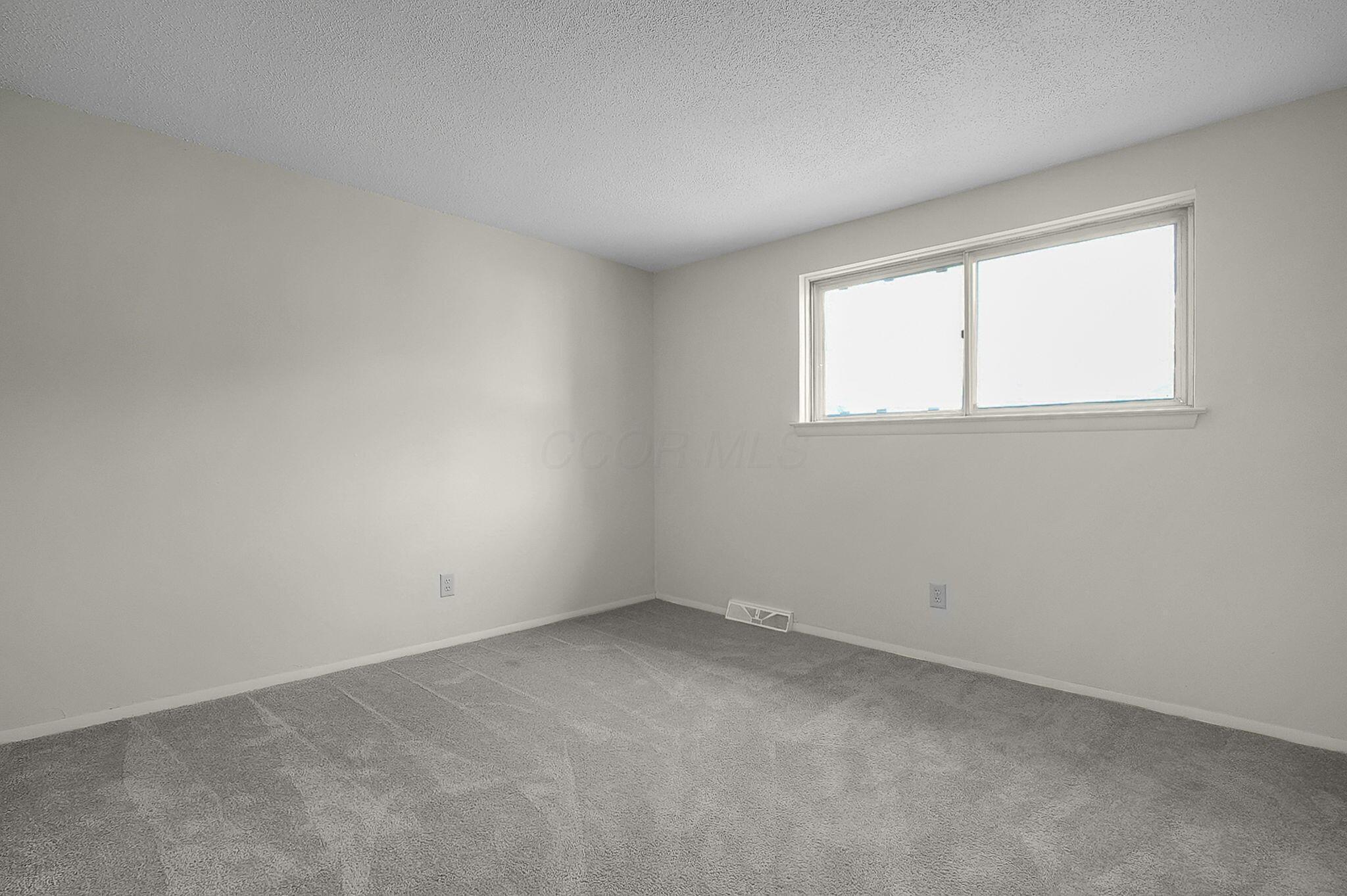 2536 Daily Road Columbus, OH 43232 - Photo 29 of 32 29-web-or-mls-2536-daily-rd