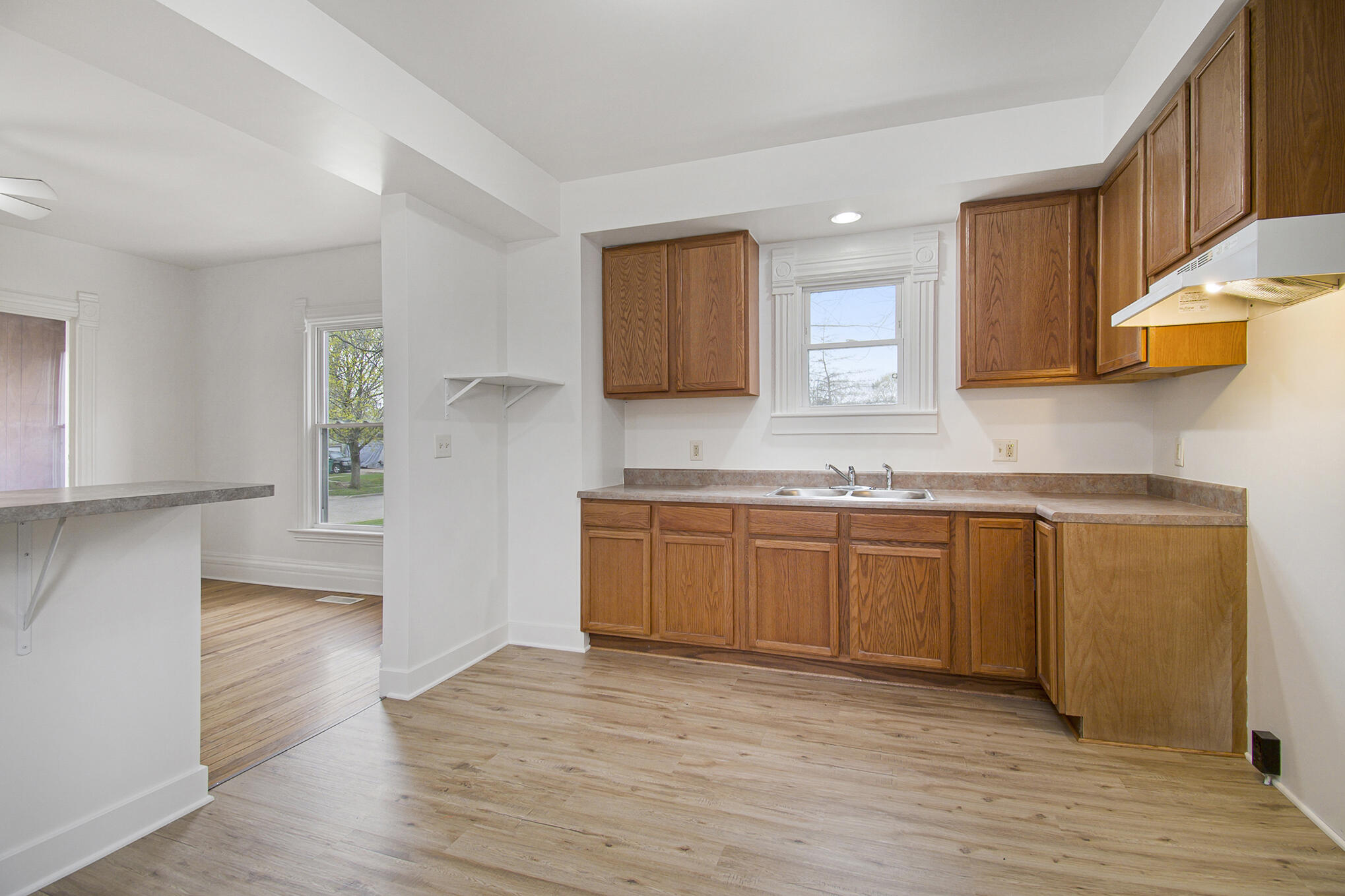 440 East Michigan Avenue Three Rivers, MI 49093 - Photo 11 of 20 DSC_8007