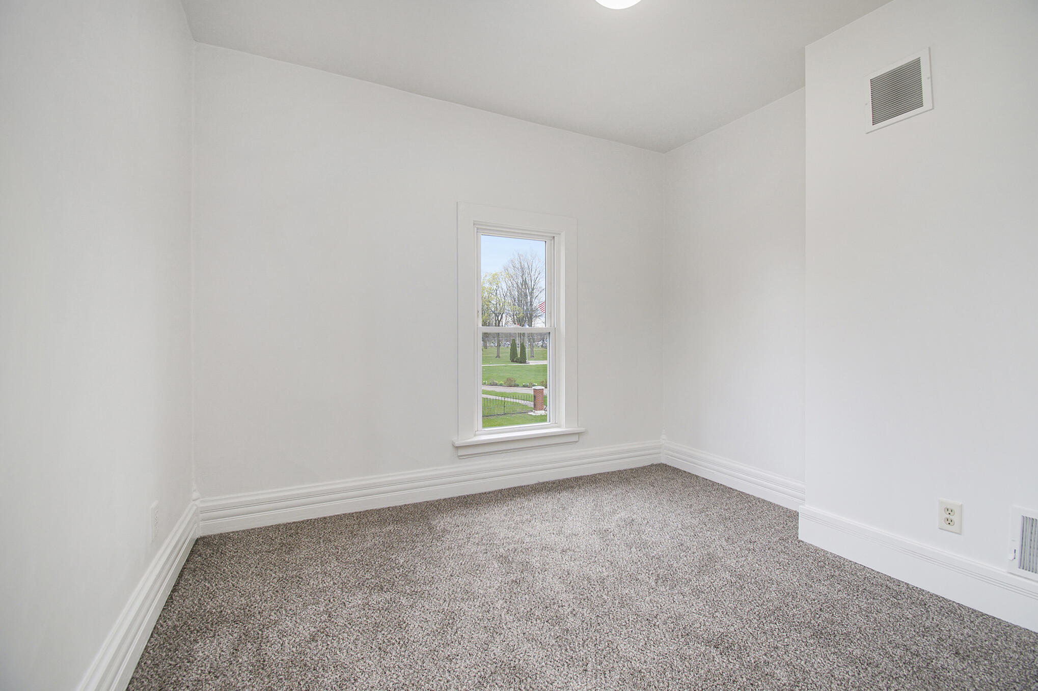 440 East Michigan Avenue Three Rivers, MI 49093 - Photo 18 of 20 DSC_8019