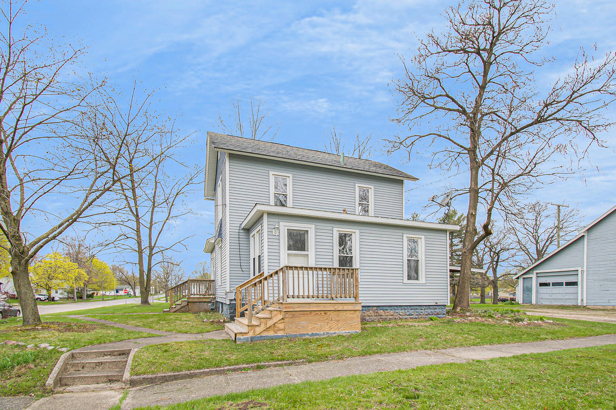 440 East Michigan Avenue Three Rivers, MI 49093 - Photo 2 of 20 DSC_7986