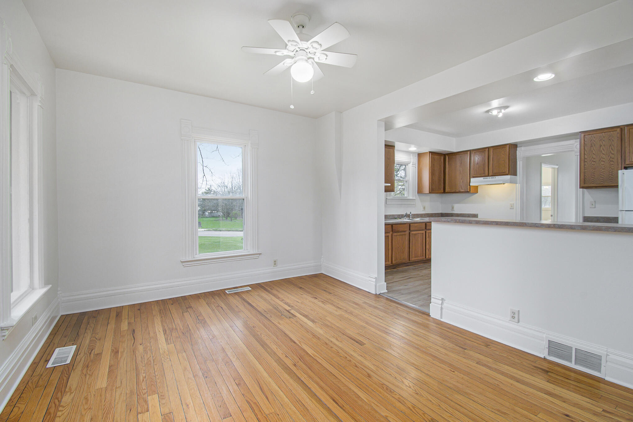 440 East Michigan Avenue Three Rivers, MI 49093 - Photo 7 of 20 DSC_7995