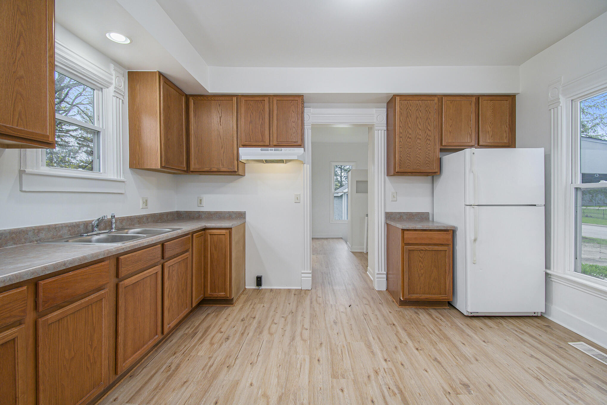 440 East Michigan Avenue Three Rivers, MI 49093 - Photo 8 of 20 DSC_7997