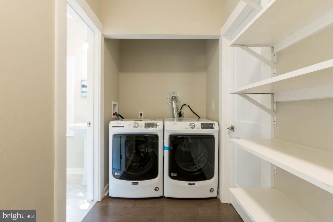 833 Bay Ridge Avenue Annapolis, MD 21403 - Photo 14 of 43 Main Level Laundry