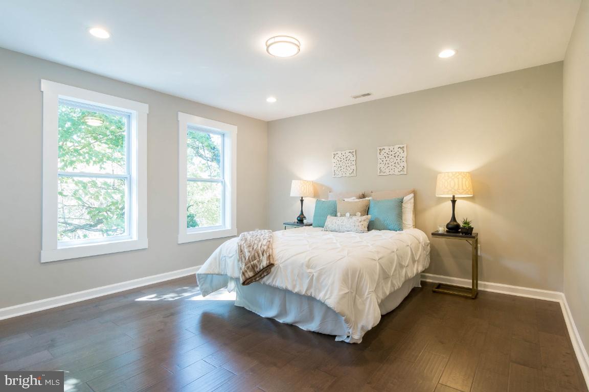 833 Bay Ridge Avenue Annapolis, MD 21403 - Photo 20 of 43 Master Bedroom
