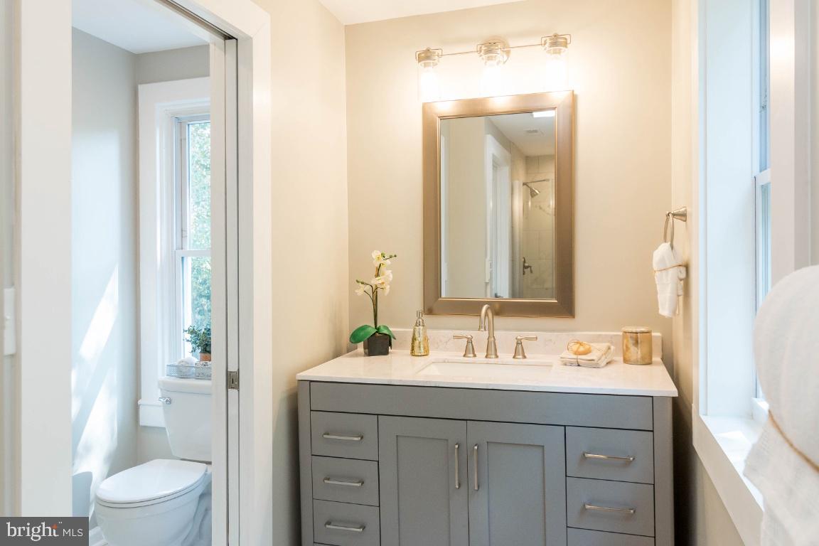 833 Bay Ridge Avenue Annapolis, MD 21403 - Photo 24 of 43 Master Bathroom