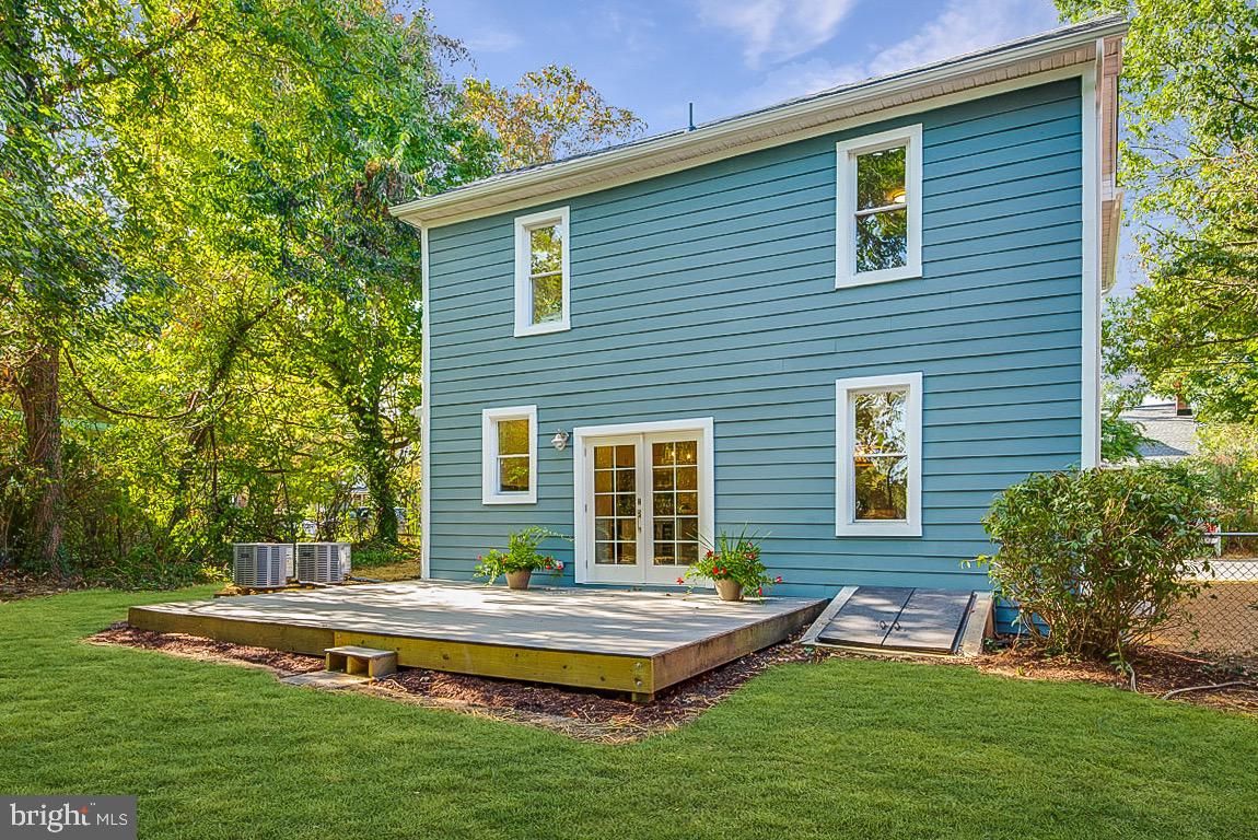 833 Bay Ridge Avenue Annapolis, MD 21403 - Photo 37 of 43 Rear Exterior- Make this your own Backyard Oasis